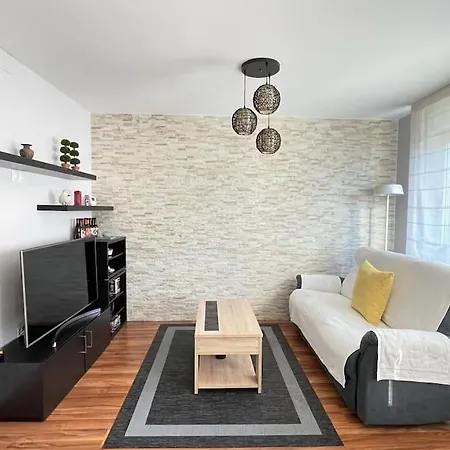 Piso Recien Reformado En Gascona Οβιέδο